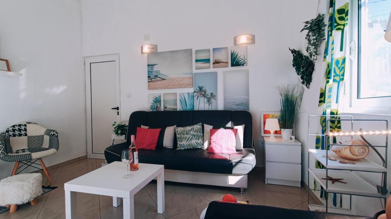 Beach Apartment With Beach Chairs N.1 Utjeha Exterior photo