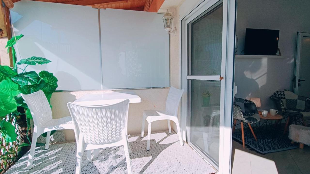 Beach Apartment With Beach Chairs N.1 Utjeha Exterior photo